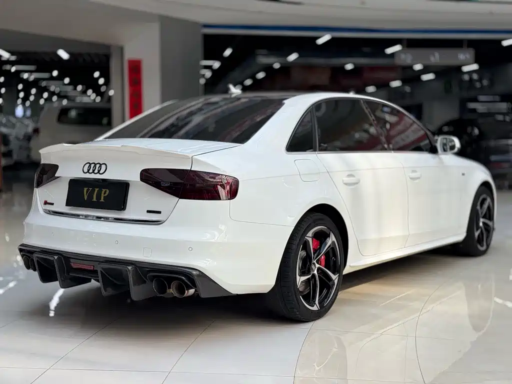 Audi A4L 2015 — фото 9