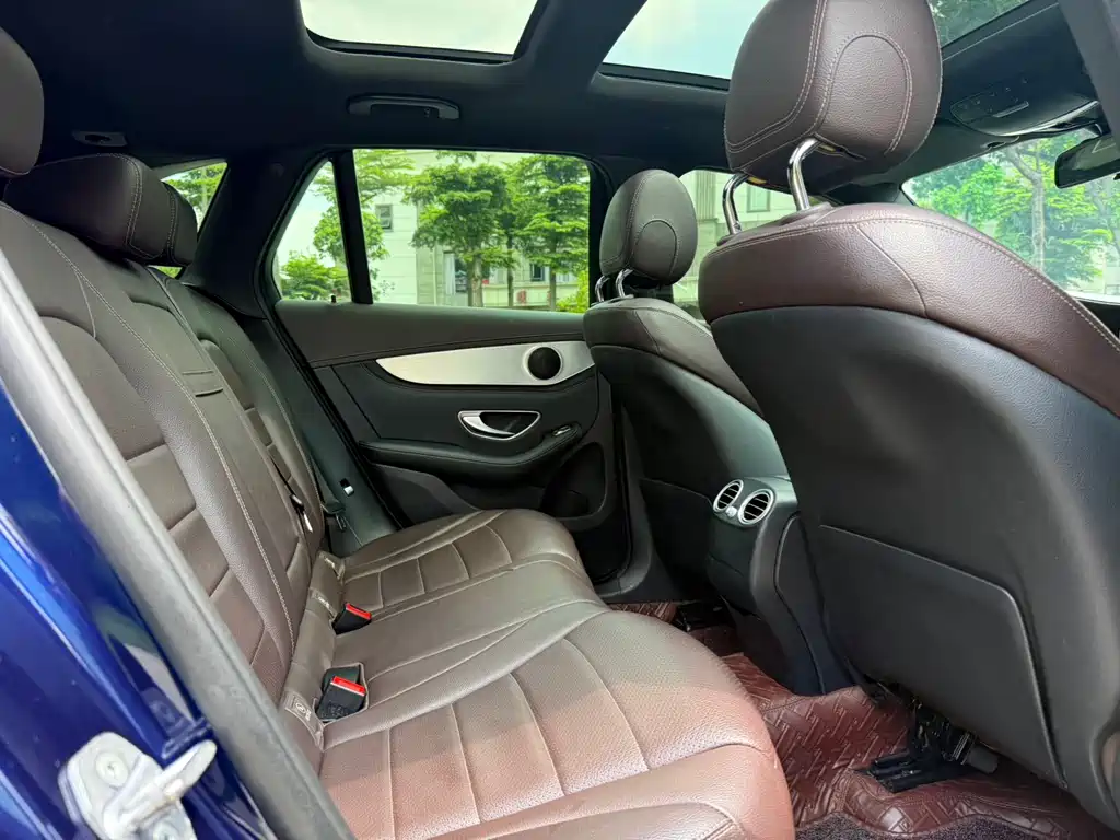 Mercedes-Benz GLC 2018 — фото 12