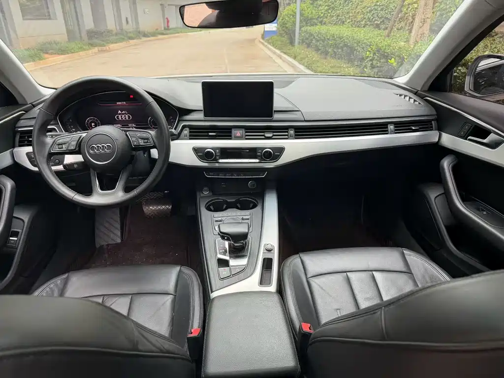 Audi A4L 2019