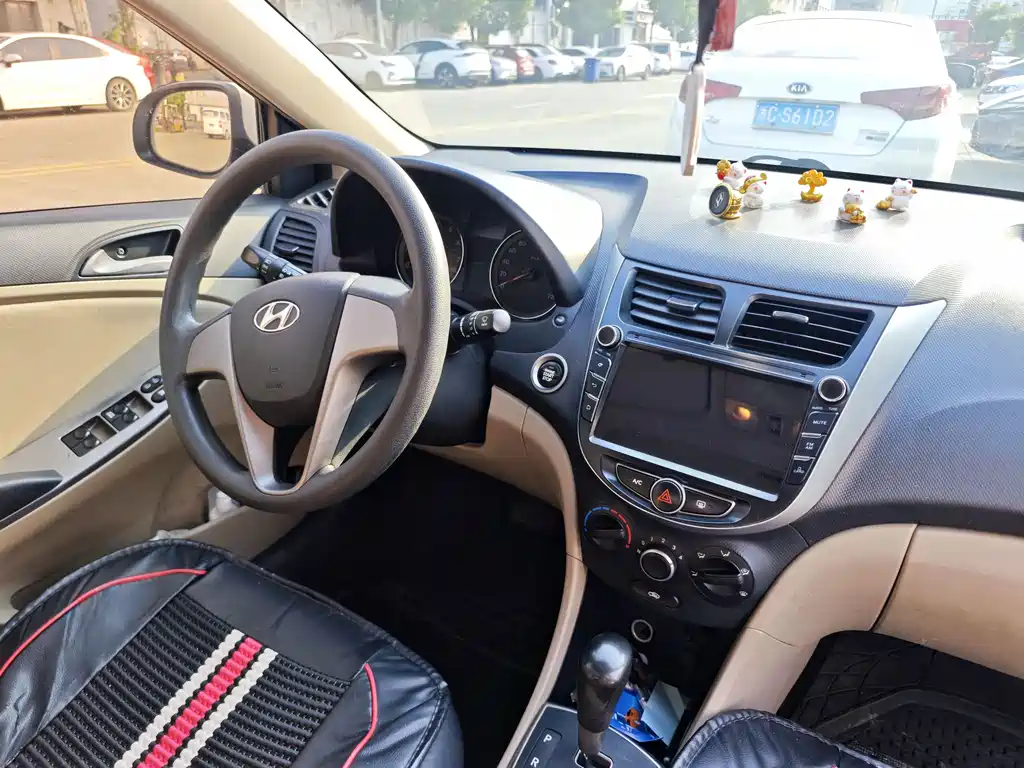 Hyundai Verna 2016 — фото 10