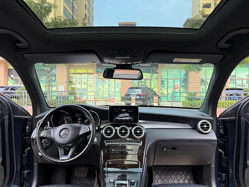 Mercedes-Benz GLC 2019 — фото 28