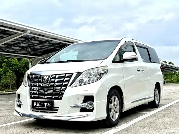 Toyota Alphard 2010