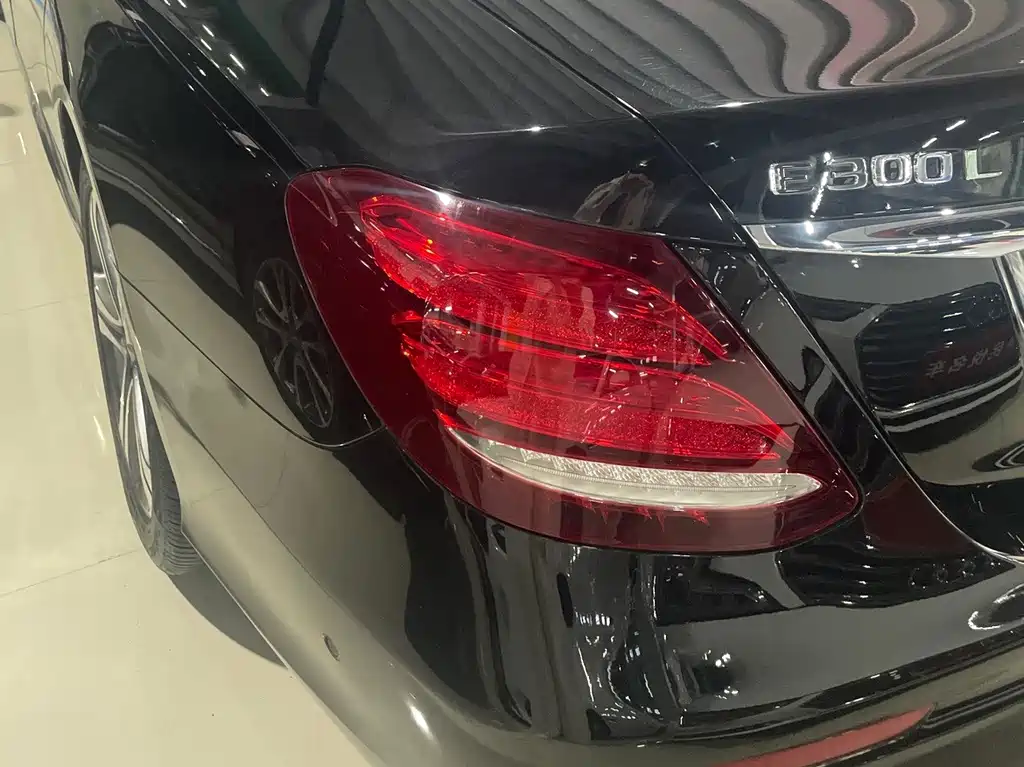 Mercedes-Benz E-Class 2020 — фото 16