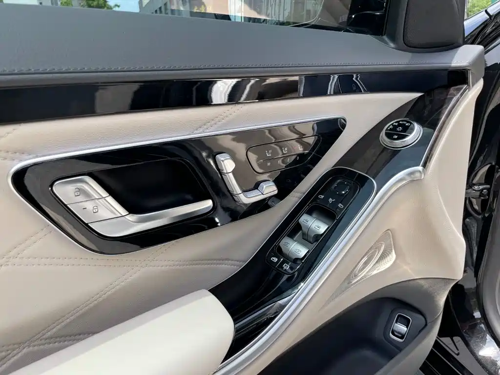 Mercedes-Benz Maybach S-Class 2025 — фото 11