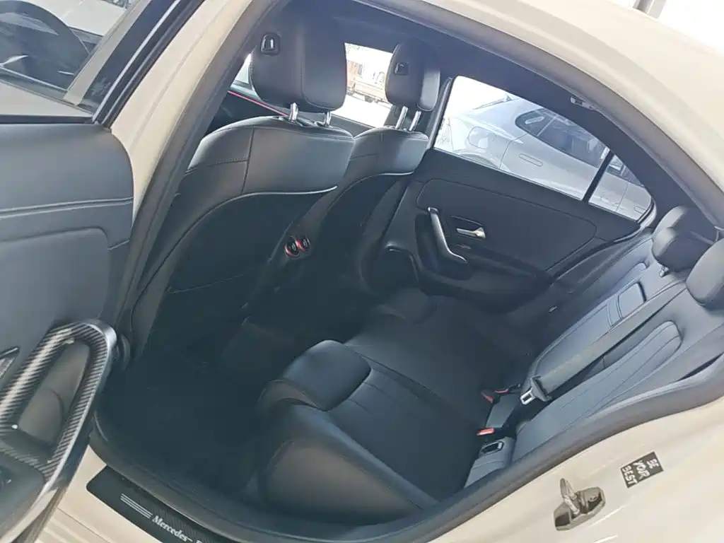 Mercedes-Benz A-Class 2022 — фото 17