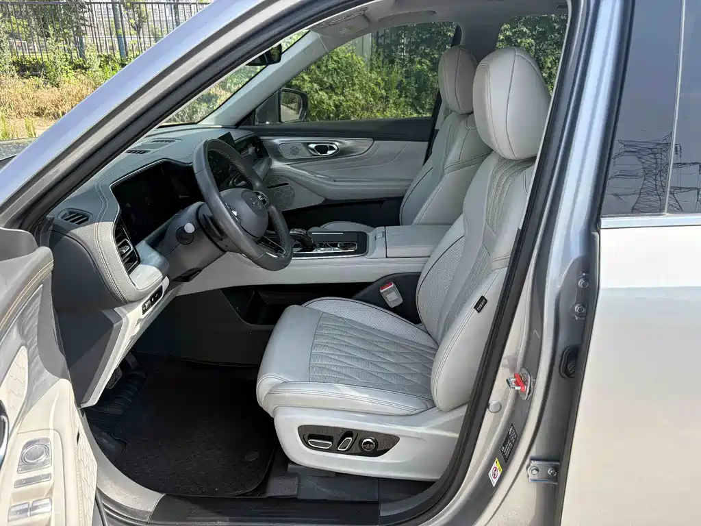 GAC Motor Trumpchi GS8 2022 — фото 8