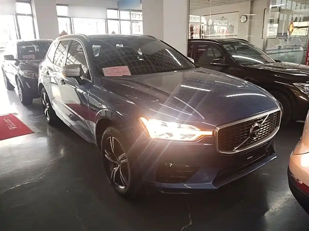 Volvo XC60 2019 — фото 4