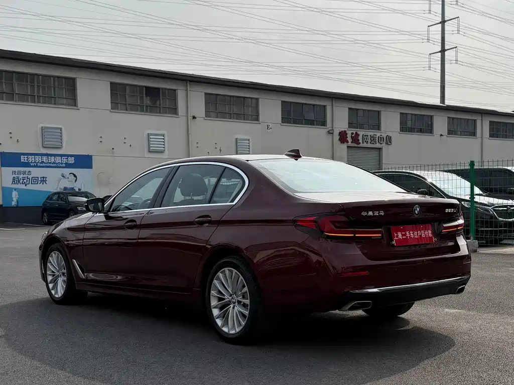 BMW 5 Series 2021 — фото 12