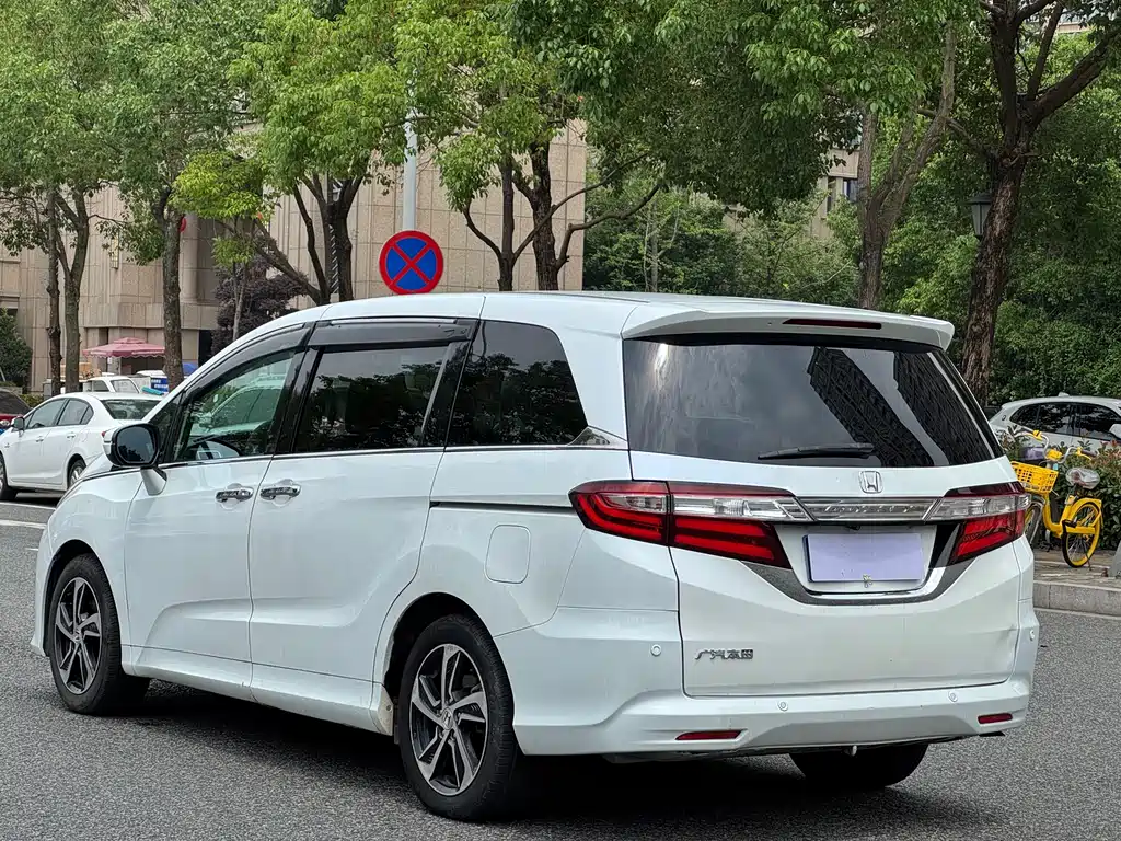 Honda Odyssey 2014 — фото 6