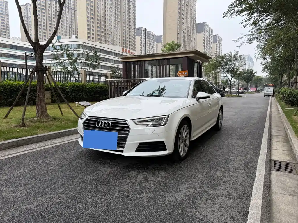 Audi A4L 2018