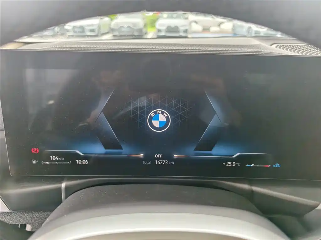 BMW 3 Series 2025 — фото 13