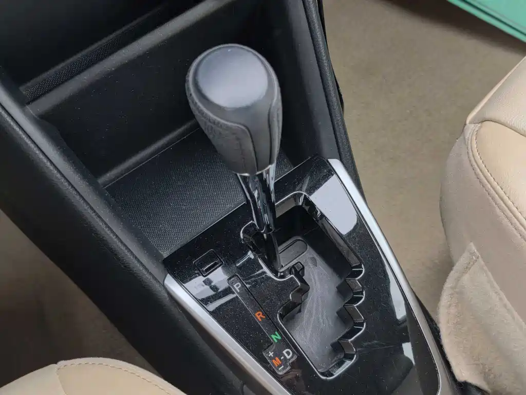 Toyota Yaris L 2016 — фото 15