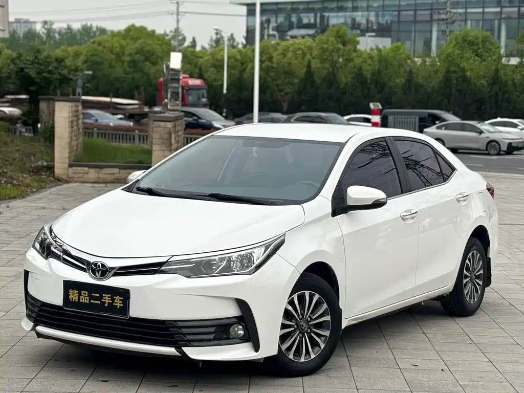 Toyota Corolla 2019 — фото 1