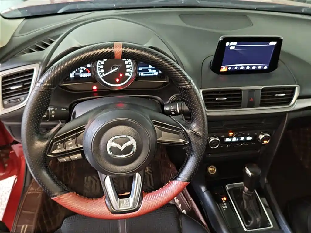 Mazda 3 Axela 2017 — фото 10
