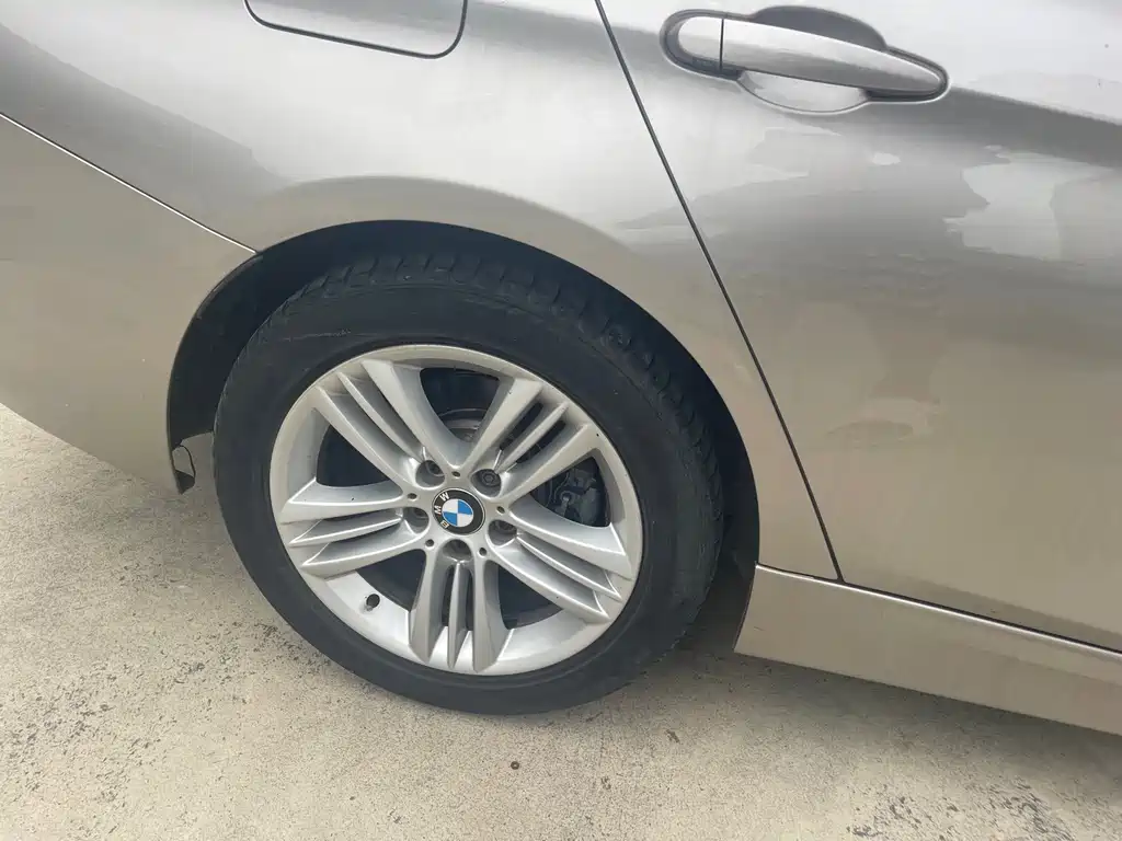 BMW 3 Series 2017 — фото 14