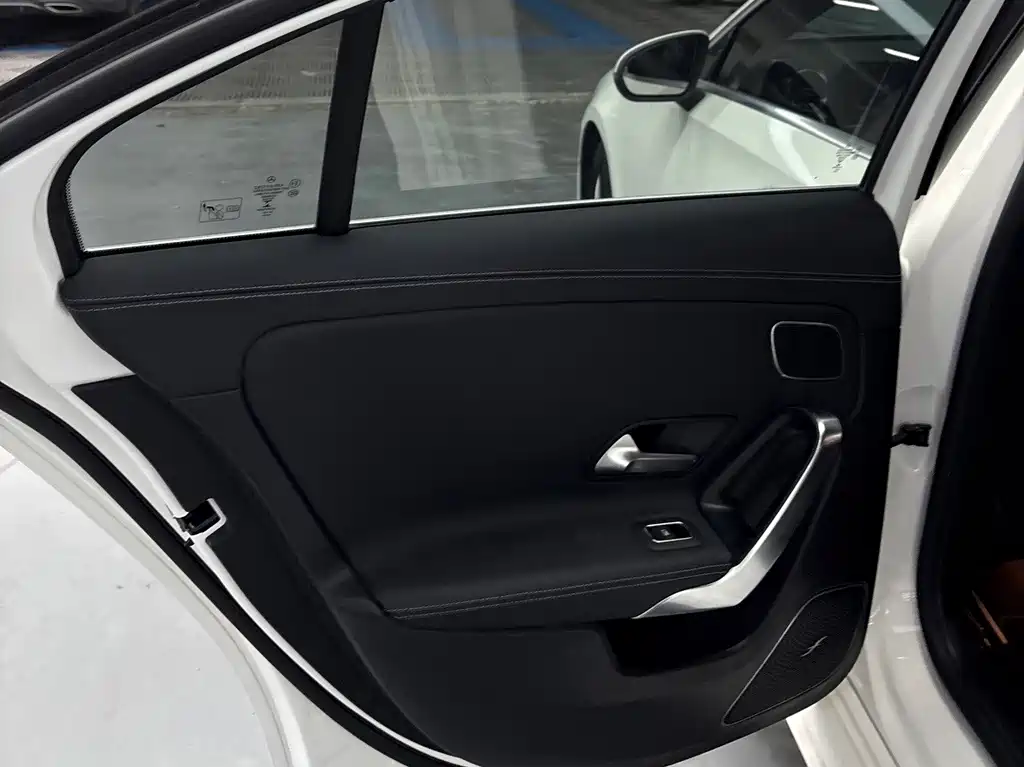 Mercedes-Benz A-Class 2019 — фото 14