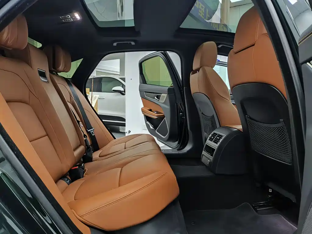 Jaguar XFL 2022 — фото 10