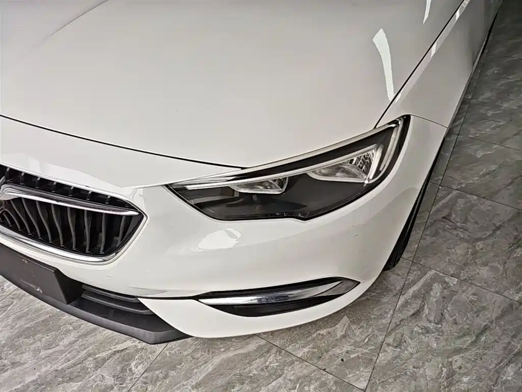 Buick Regal 2018 — фото 24