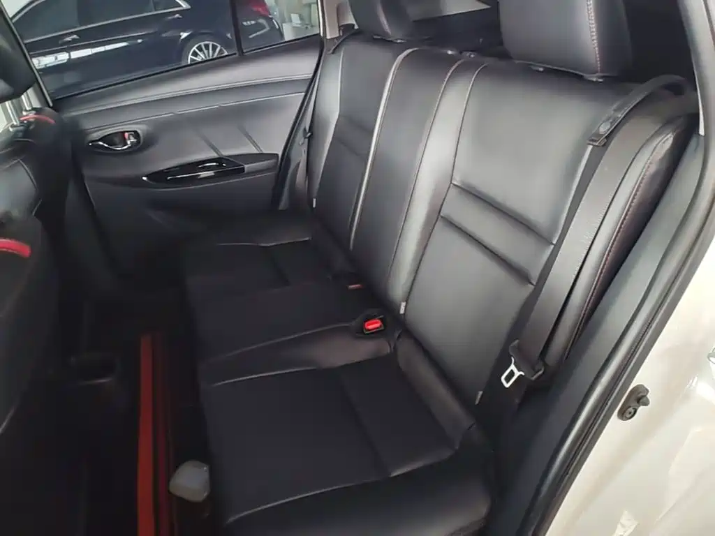 Toyota Yaris L 2023 — фото 17
