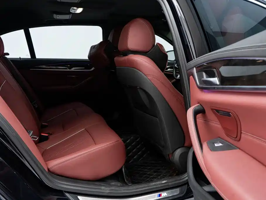 BMW 5 Series 2021 — фото 15