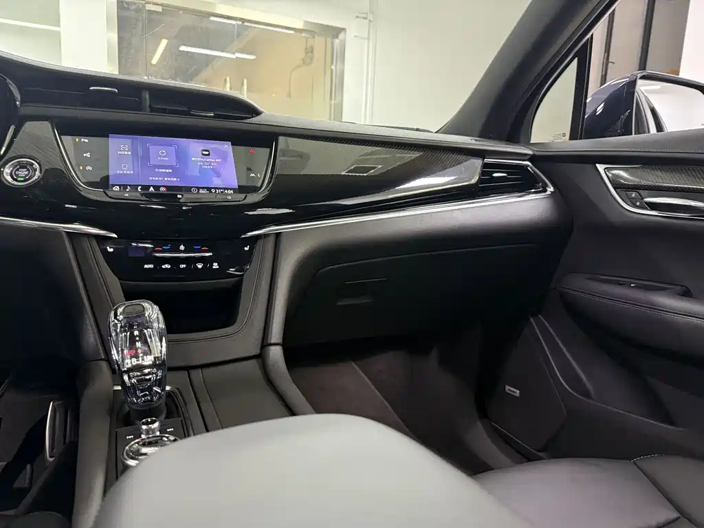 Cadillac XT6 2020 — фото 18