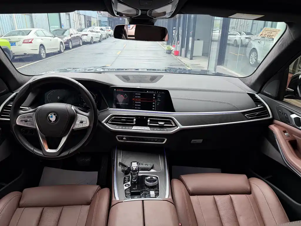 BMW X7 2021 — фото 11