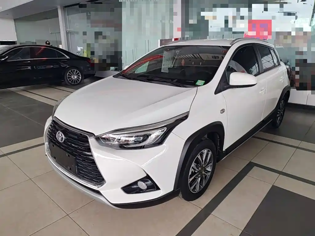 Toyota Yaris L 2023
