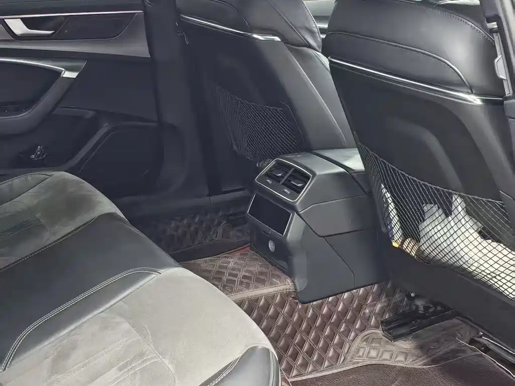 Audi A6L New Energy 2021 — фото 12