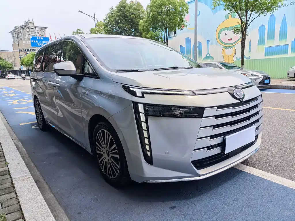 GAC Motor E8 PHEV 2024 — фото 9