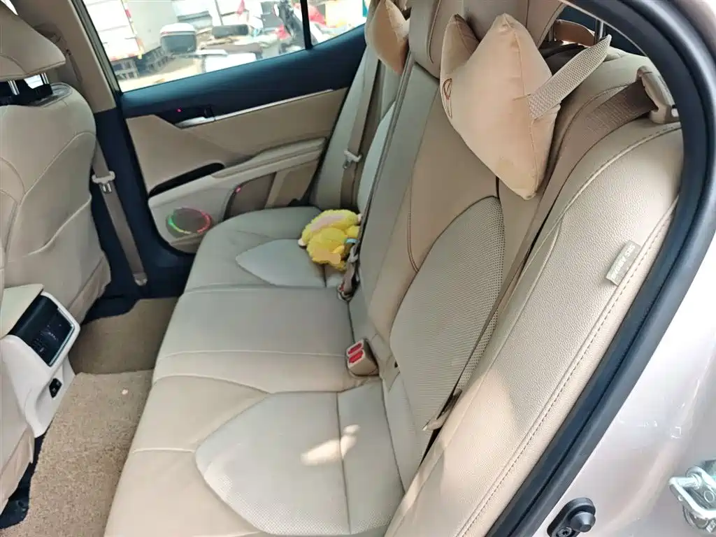 Toyota Camry 2023 — фото 13