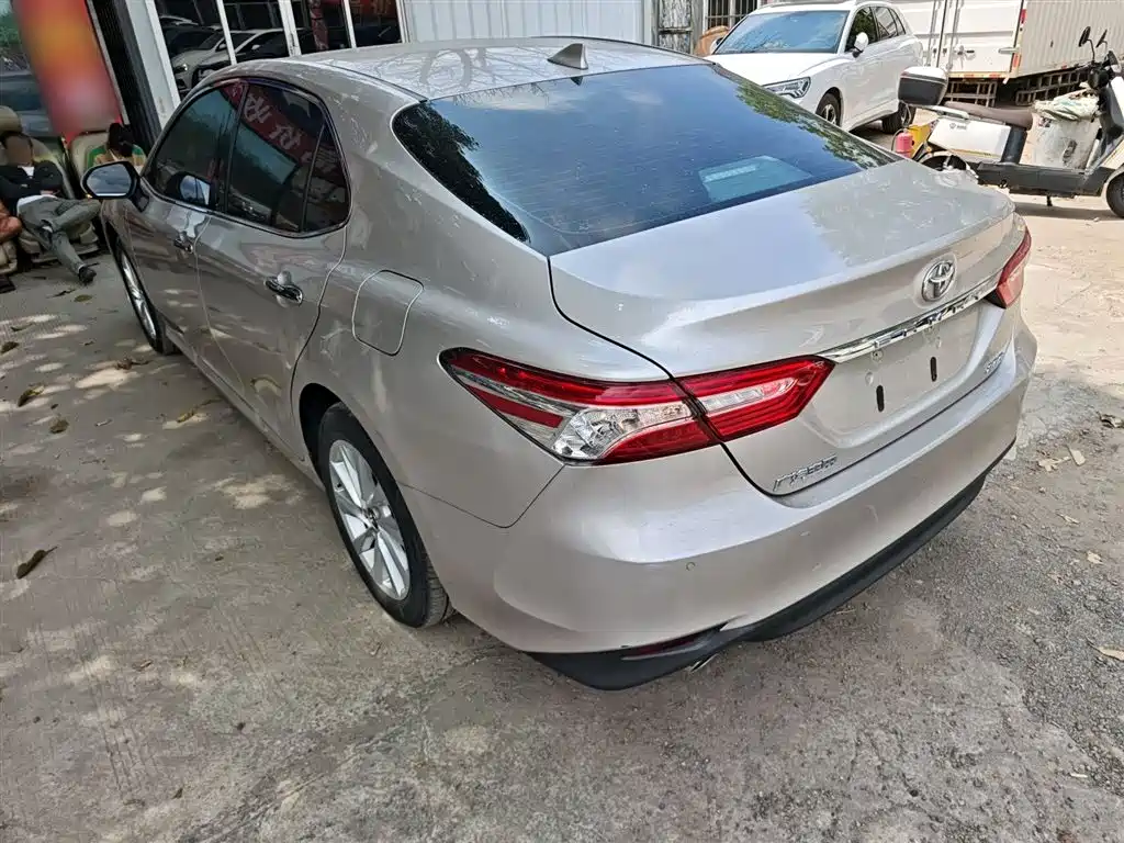 Toyota Camry 2023 — фото 23