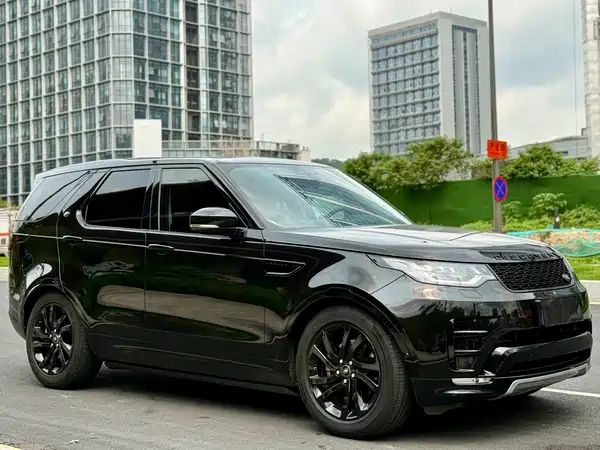 Land Rover Discovery 2020