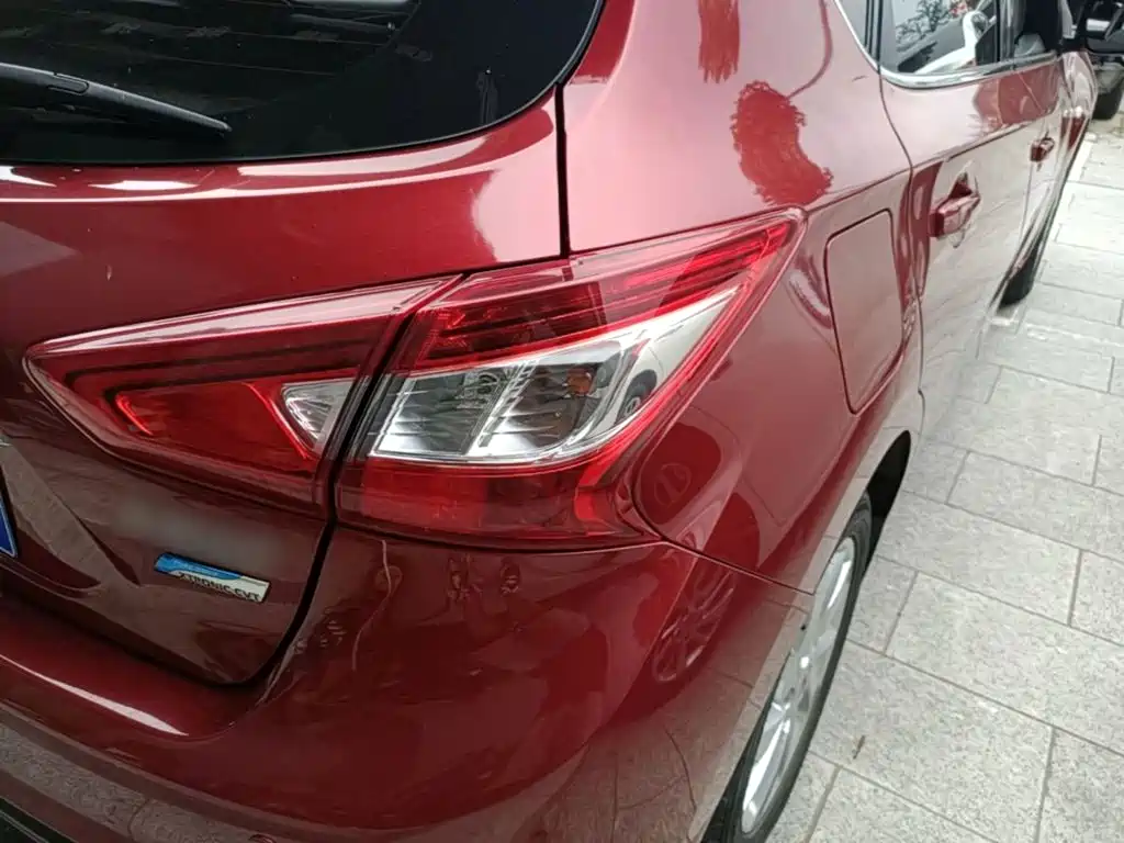 Nissan Tiida 2017 — фото 8