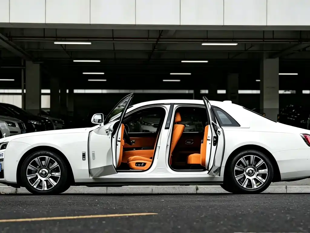 Rolls-Royce Ghost 2023 — фото 4