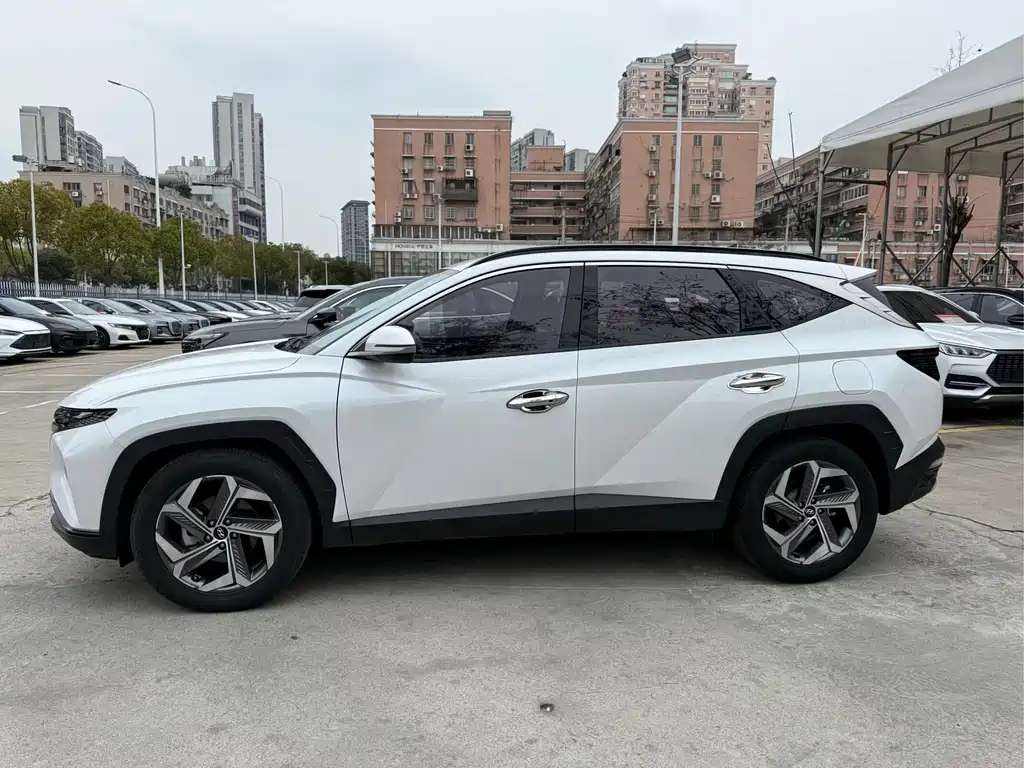 Hyundai Tucson 2022 — фото 4