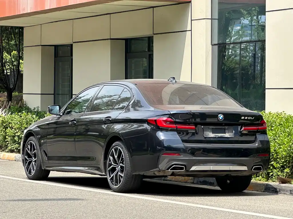 BMW 5 Series 2022