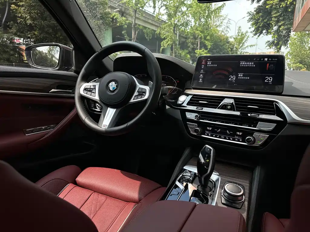 BMW 5 Series 2022 — фото 15