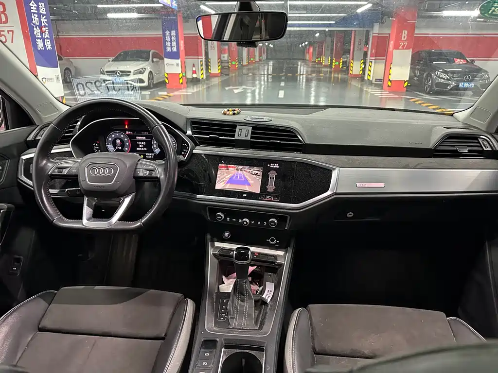 Audi Q3 2019 — фото 11