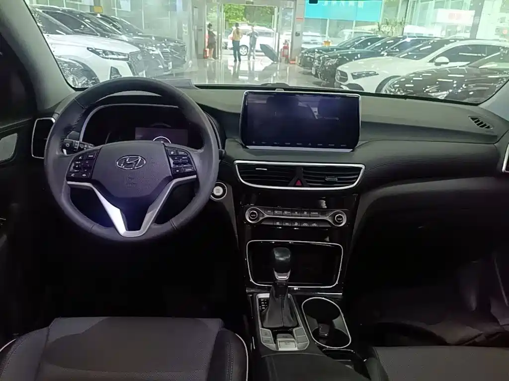 Hyundai Tucson 2020 — фото 10