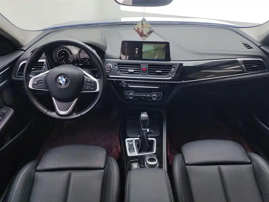 BMW 1 Series 2017 — фото 12