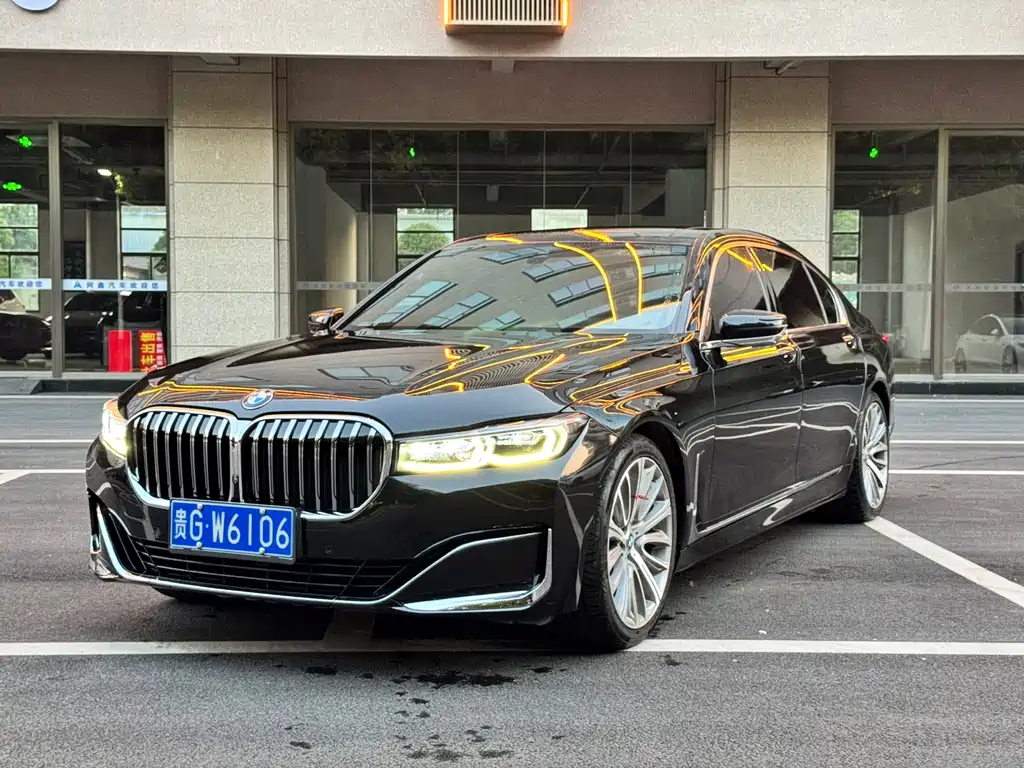 BMW 7 Series 2020 — фото 1