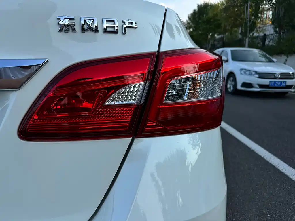 Nissan Sylphy 2023 — фото 17