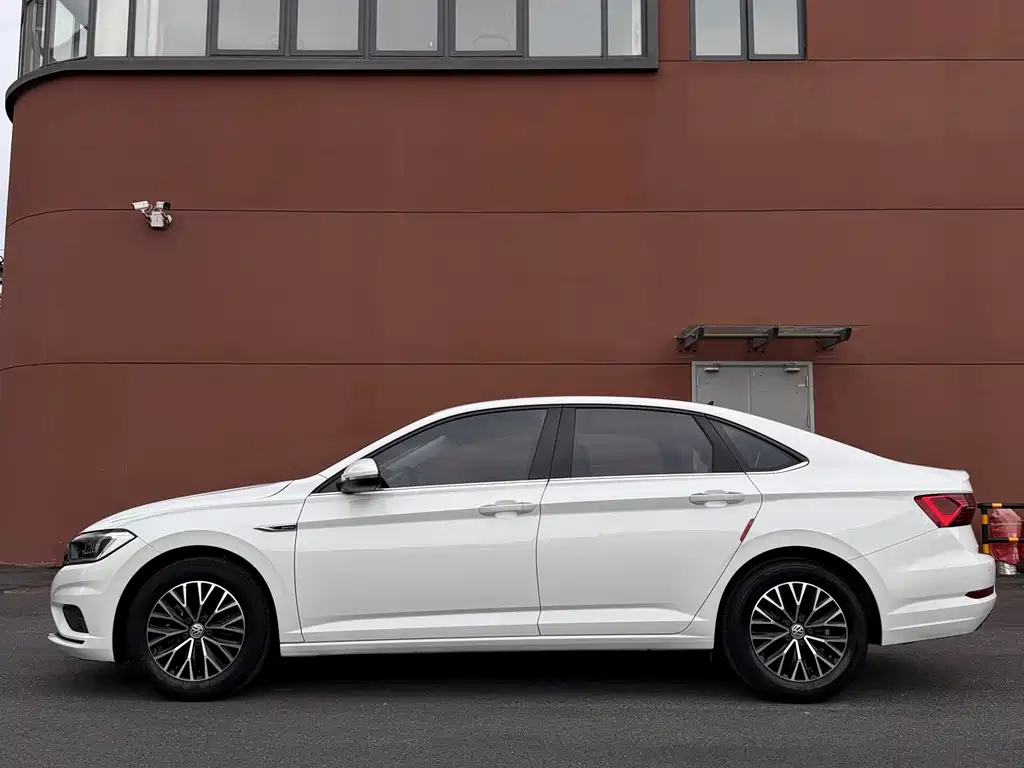 Volkswagen Sagitar 2021