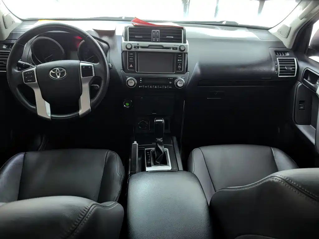 Toyota Prado 2017 — фото 7