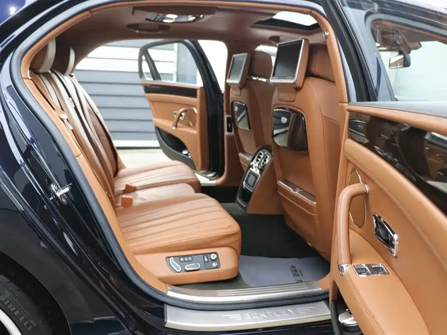 Bentley Flying Spur 2014 — фото 24