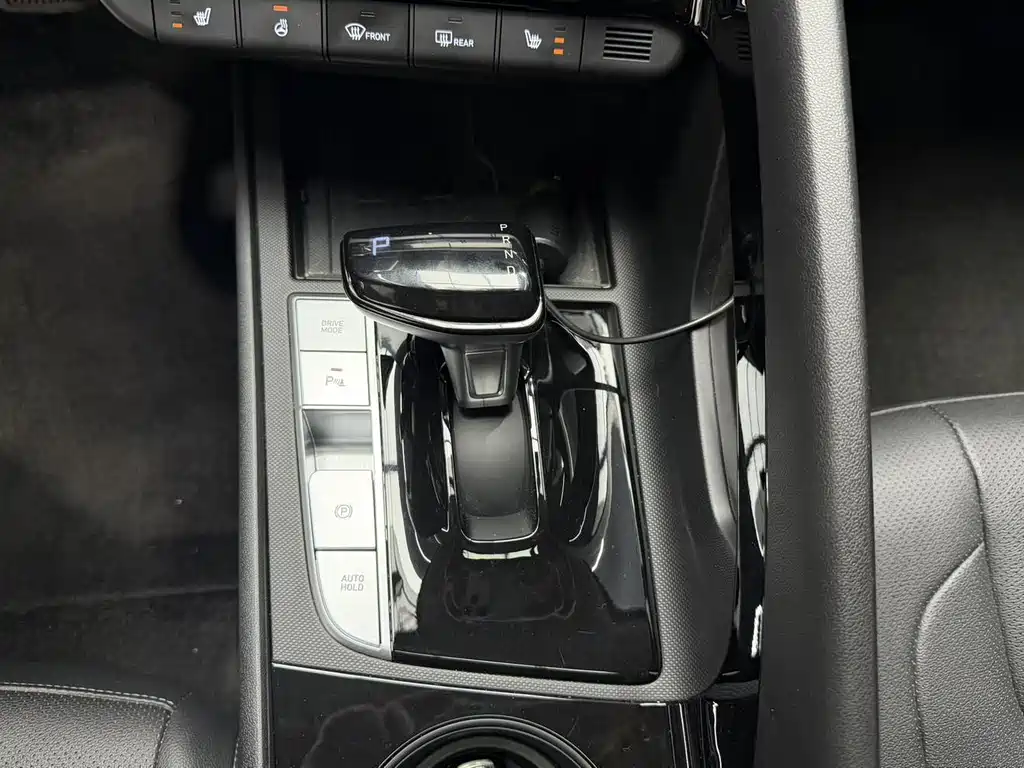 Hyundai Elantra 2023 — фото 19