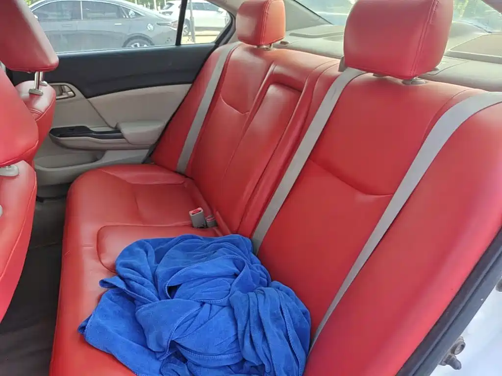 Honda Civic 2015 — фото 17