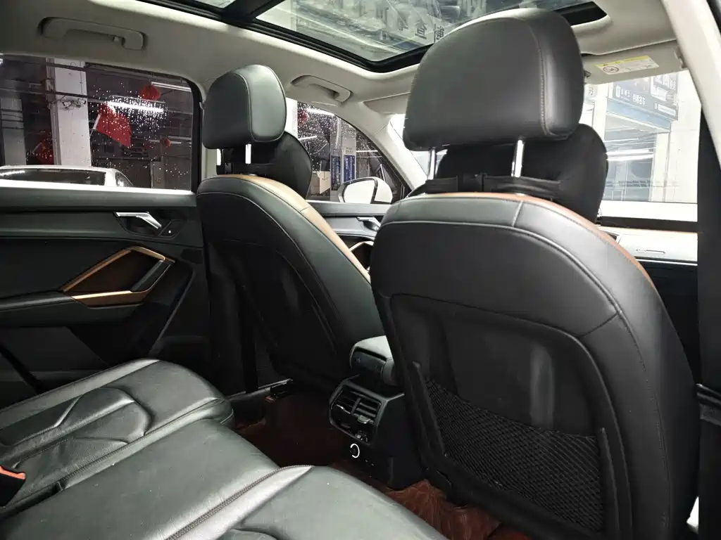 Audi Q3 2021 — фото 11