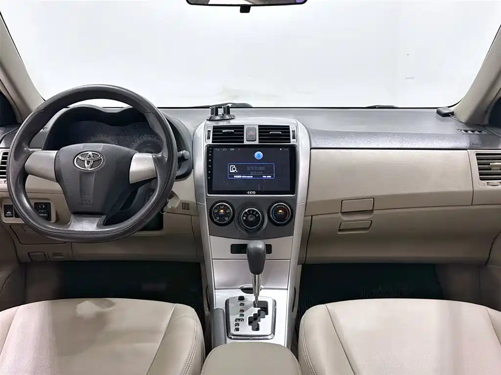 Toyota Corolla 2012 — фото 11