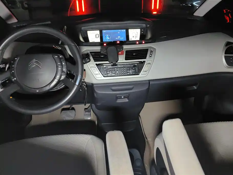 Citroen C4 Picasso 2014 — фото 12
